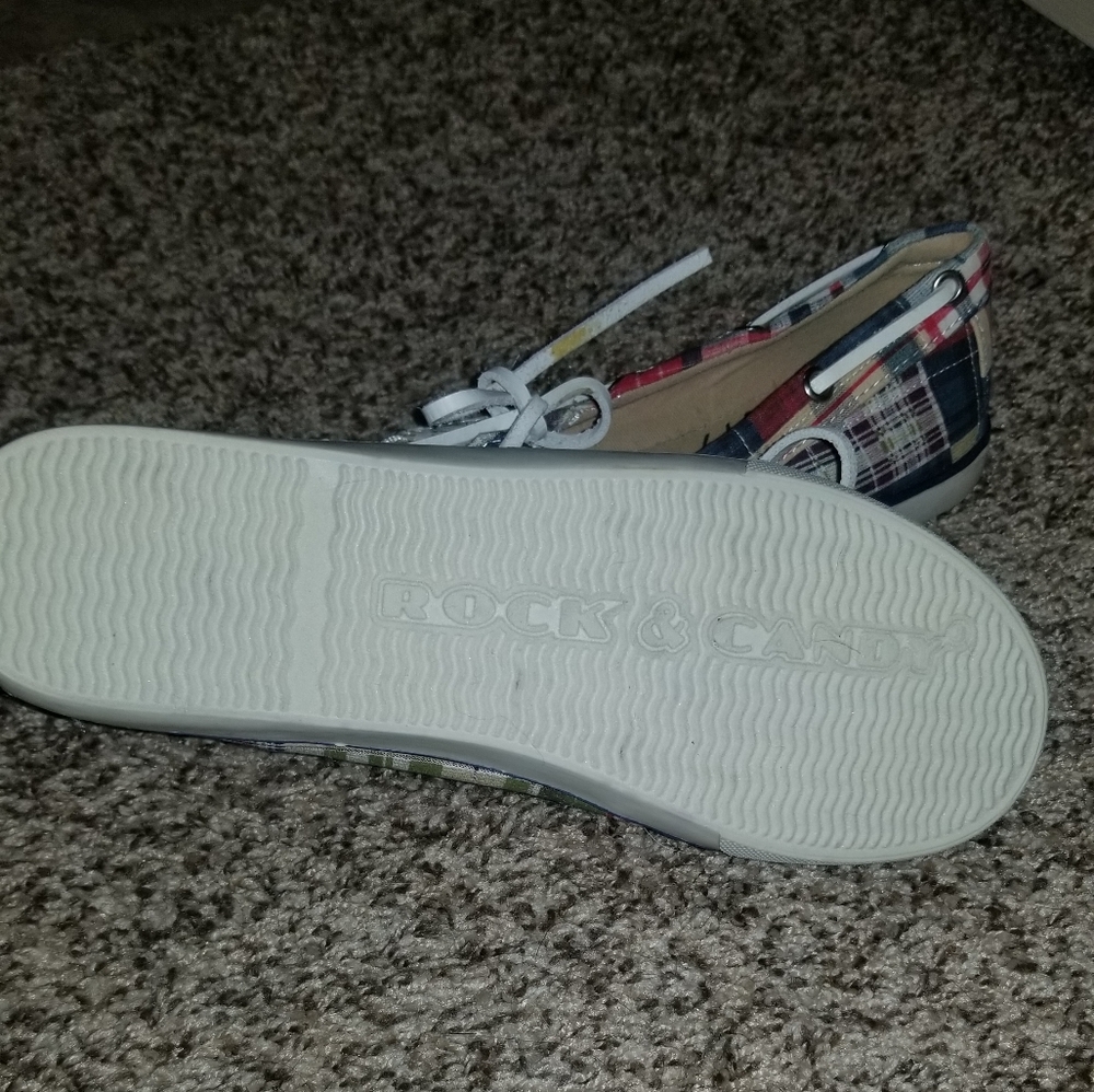 Shoes - Picture 2 of 3